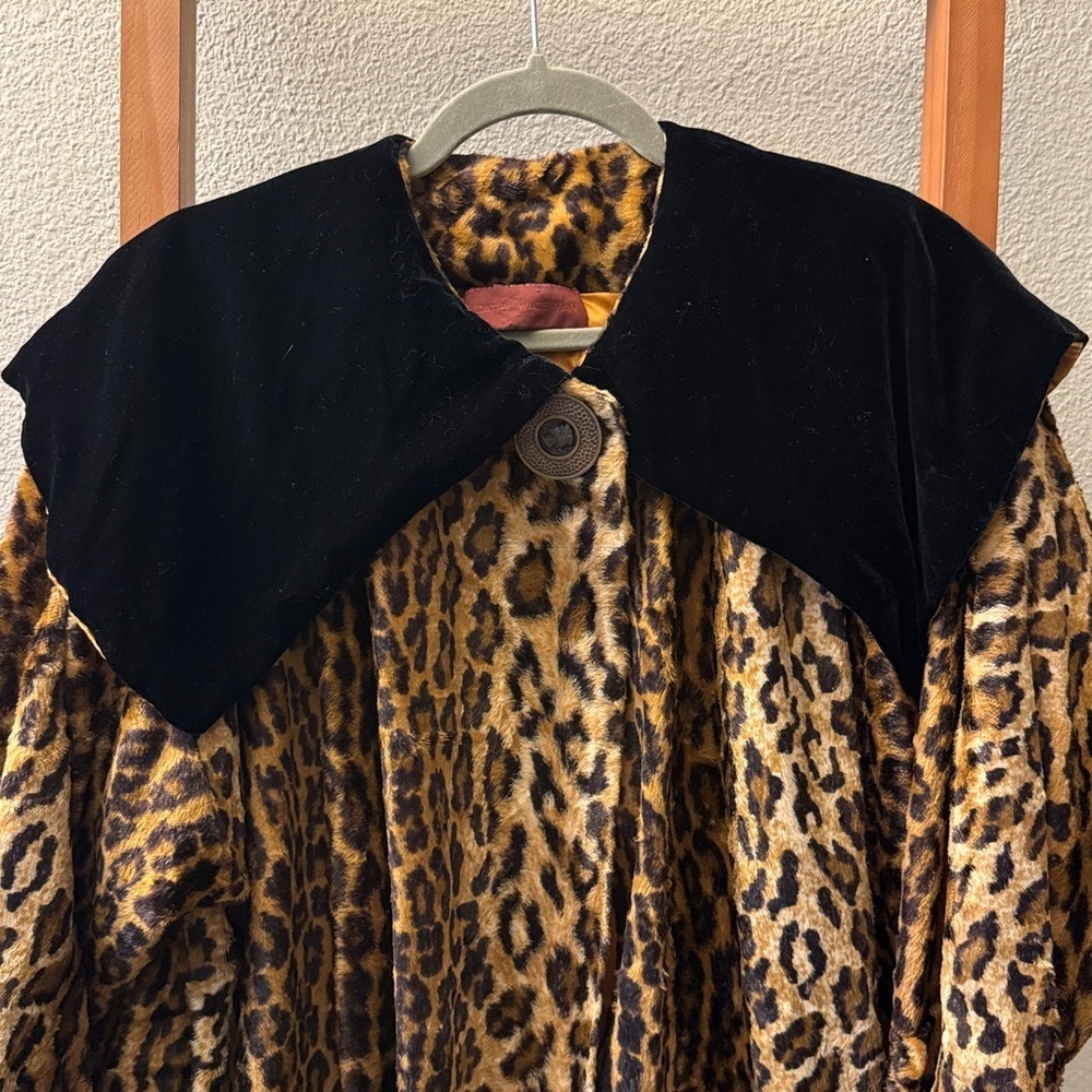 Vintage Cathy Waterman Leopard Print Long Coat with black velvet caplet - Picture 5 of 12